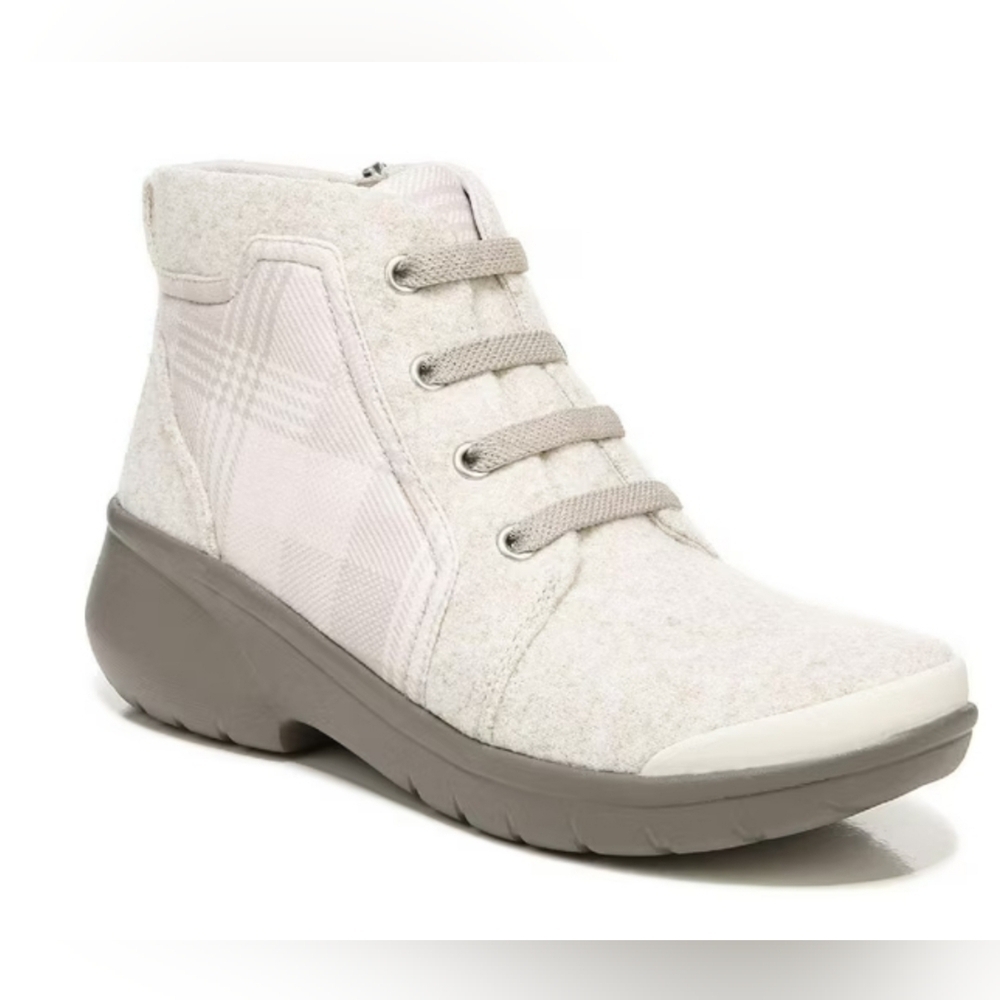 Bzees Womens Kick Back Warm Lace Up Winter & Snow Boots TAUPE 7.5